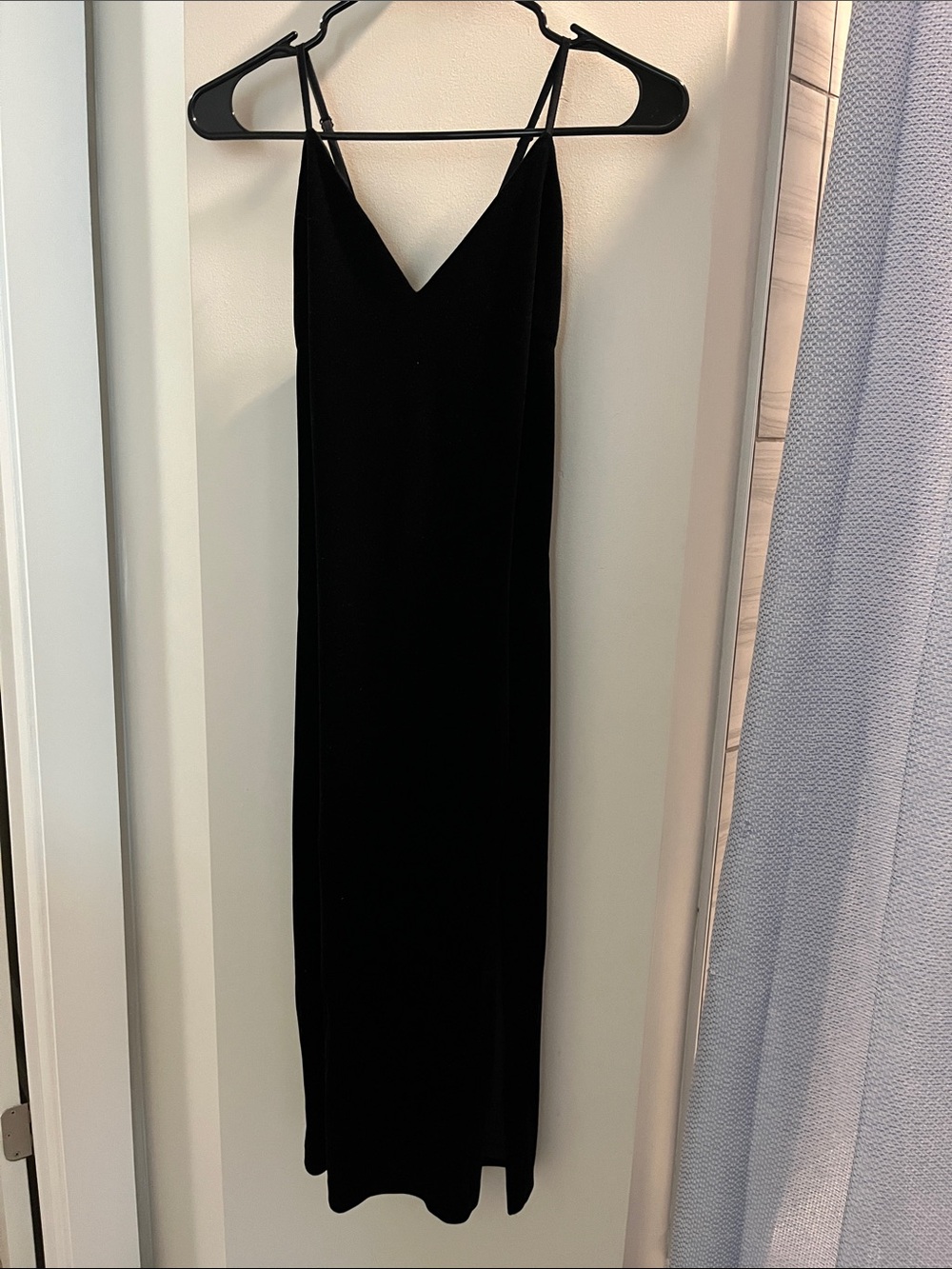 Express Black Velvet Maxi Slip Dress with V-Neck